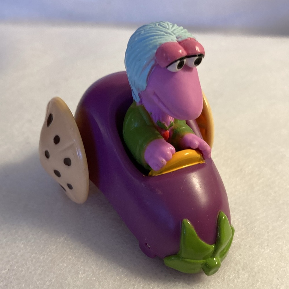 Vintage 1988 Fraggle Rock Jim Henson's Mokey Eggplant Car Action Figure PVC Toy
